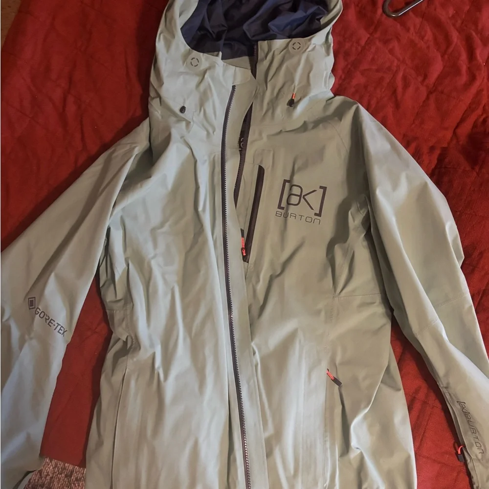 Burton Women's AK Gortex Ski Jacket - M Excellent condition - Picture 4 of 9